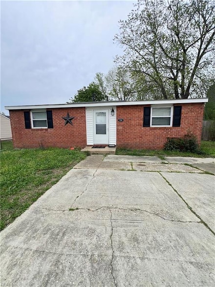 706 Grimes Rd, Hampton, VA 23663