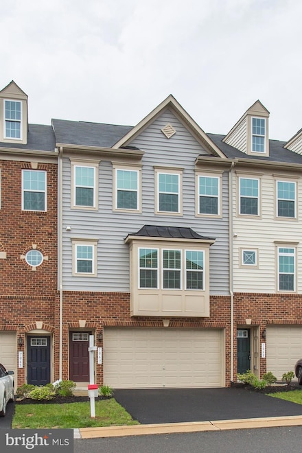 7067 Kona Dr, Gainesville, VA 20155