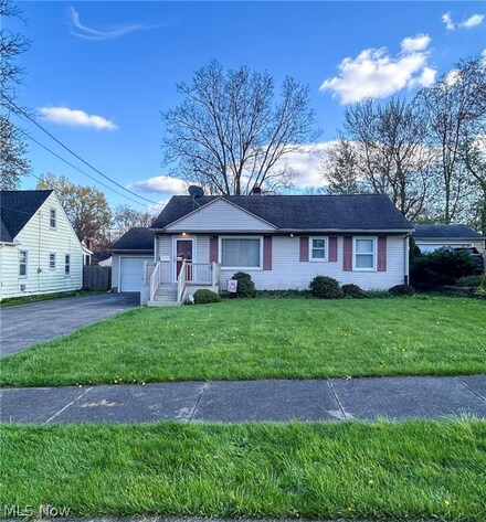 1747 Ridgelawn Ave, Youngstown, OH 44509