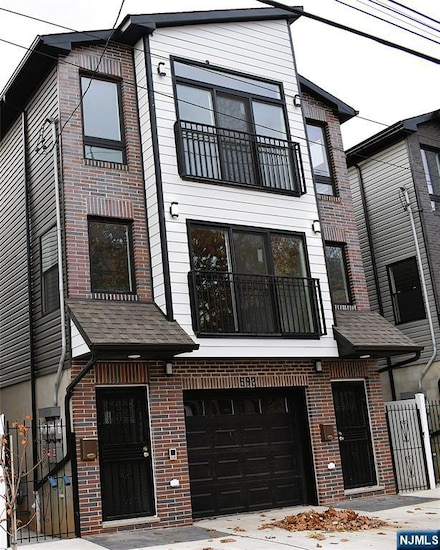 593 S 18th St, Newark, NJ 07103