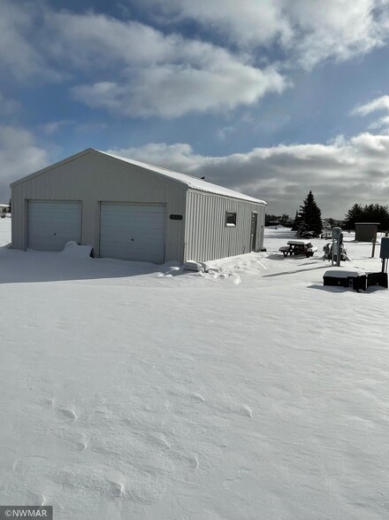 2402 Tracy Ct NW, Bemidji, MN 56601