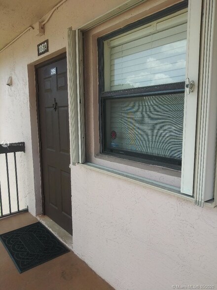10613 NW 11th St Unit 205, Pembroke Pines, FL 33026