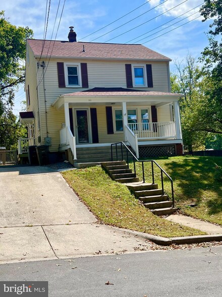 201 Highland Ave, Rockville, MD 20850