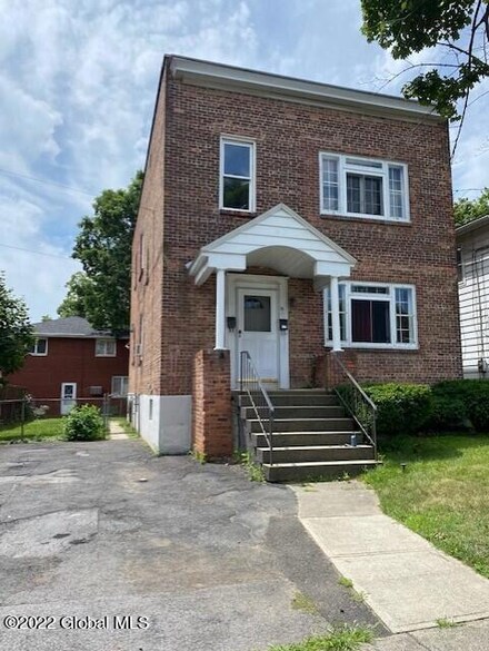 98 Kenosha St, Albany, NY 12209