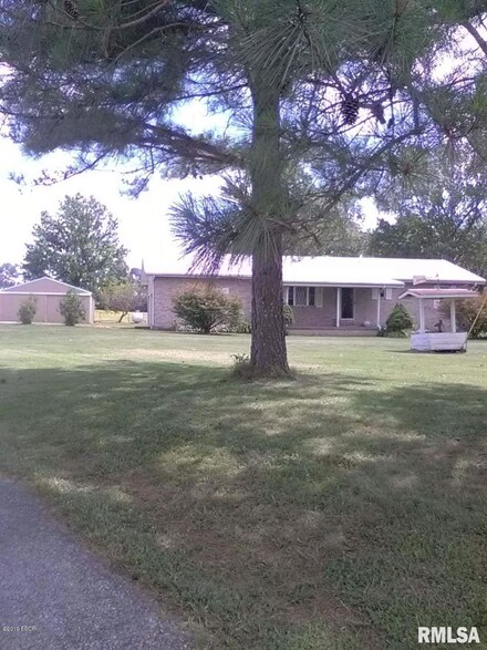 538 Karbers Ridge Rd, Junction, IL 62954