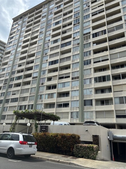 780 Amana St Unit 605, Honolulu, HI 96814