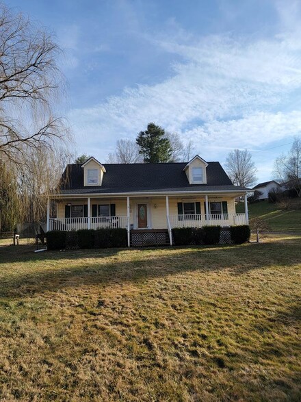 116 Parkview Rd NE, Floyd, VA 24091