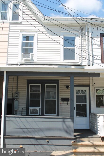 919 Beatty St, Trenton, NJ 08611