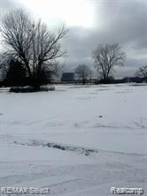 5008 Davison Rd, Burton, MI 48509