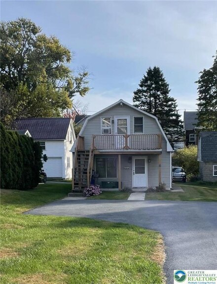 51 S Church St, Nazareth, PA 18064