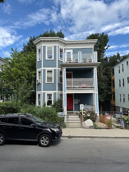 37 Wachusett St Unit 3, Jamaica Plain, MA 02130