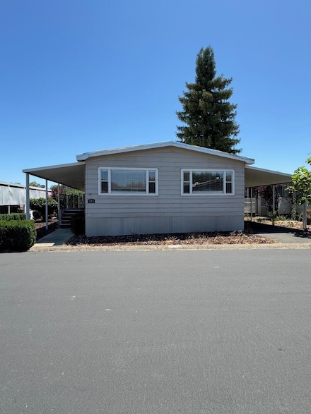 20350 Hole in One Dr, Redding, CA 96002