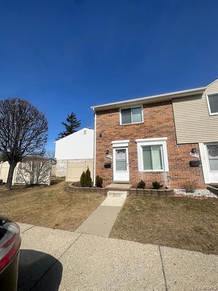 45880 Kensington St, Utica, MI 48317