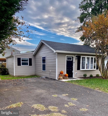 907 Alfred Dr, Pasadena, MD 21122