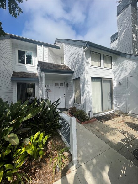91 Greenmoor Unit 29, Irvine, CA 92614