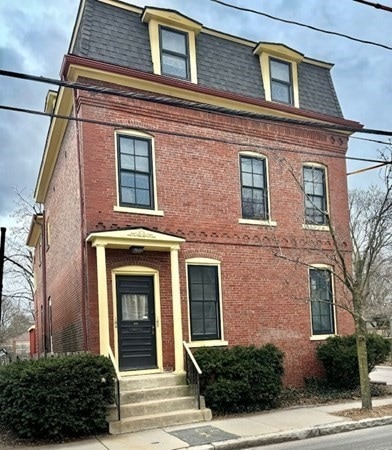 162 Sherman St Unit 1, Cambridge, MA 02140