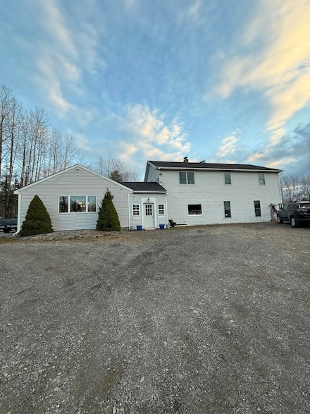 26 Clark St, Thomaston, ME 04861