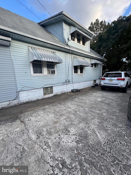 424 W Broad St, Paulsboro, NJ 08066