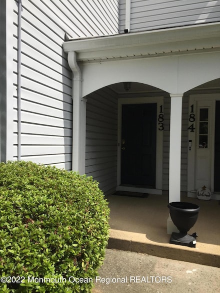 183 Tulip Ln, Freehold, NJ 07728