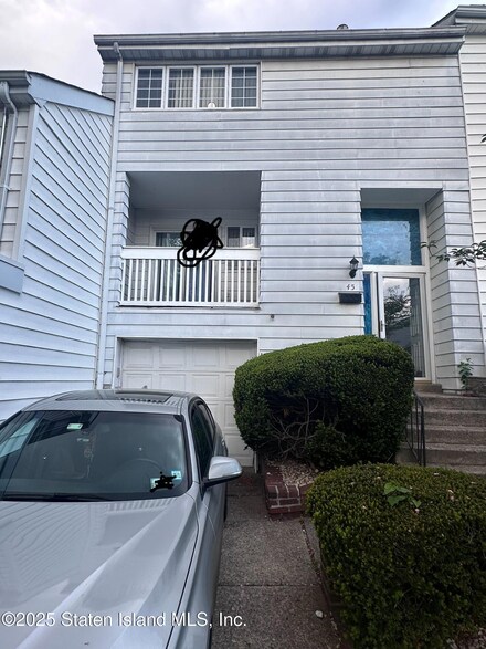 45 Dover Green Unit 1, Staten Island, NY 10312