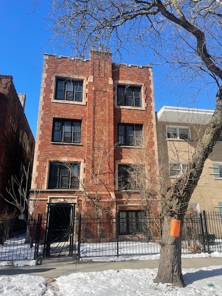 7924 S Essex Ave, Chicago, IL 60617