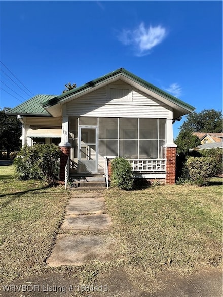 111 W Grober St, Paris, AR 72855