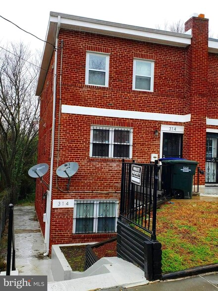 314 Atlantic St SE, Washington, DC 20032