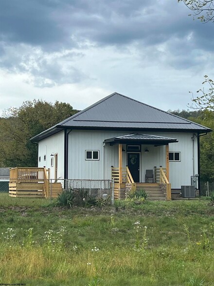 507 Bisetown Rd, Lost Creek, WV 26385