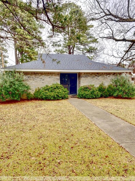 512 Bond St, Warren, AR 71671