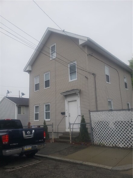 28 Anthony Ave, Providence, RI 02907