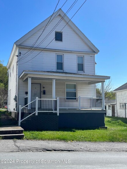 15 Parsonage St, Pittston, PA 18640