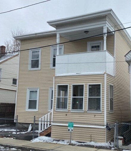 7 Albion St, Lowell, MA 01850