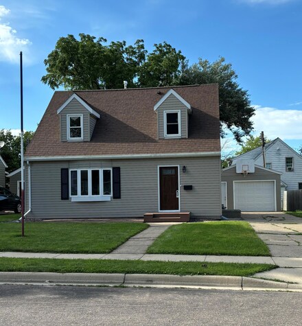 453 Willow St, Fairmont, MN 56031