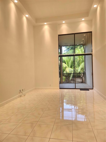 20347 W Country Club Dr Unit TH15, Aventura, FL 33180