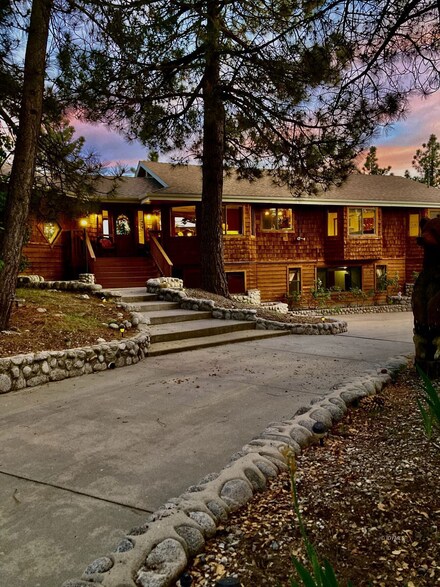 52411 Double View Dr, Idyllwild-Pine Cove, CA 92549