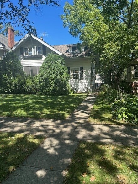 526 Linden Ave, Wilmette, IL 60091