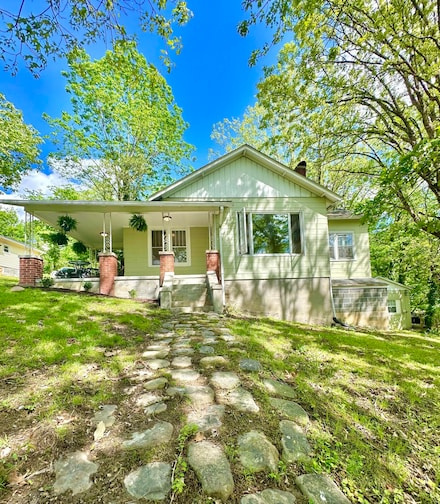 704 Jefferson Ave, Clifton Forge, VA 24422