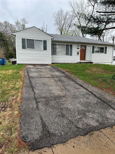 1005 Edgehill Dr, Saint Louis, MO 63135