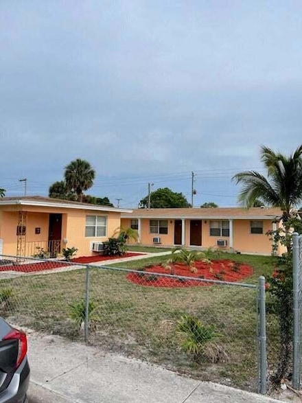1564 W 28th St Unit B, Riviera Beach, FL 33404