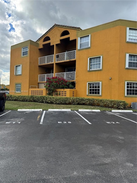 9715 Fontainebleau Blvd Unit E309, Miami, FL 33172