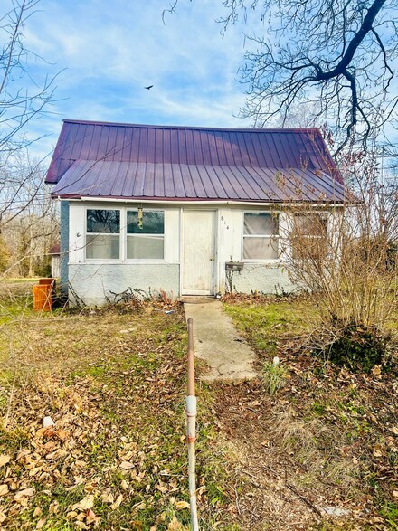 614 N 2nd St, Houston, MO 65483