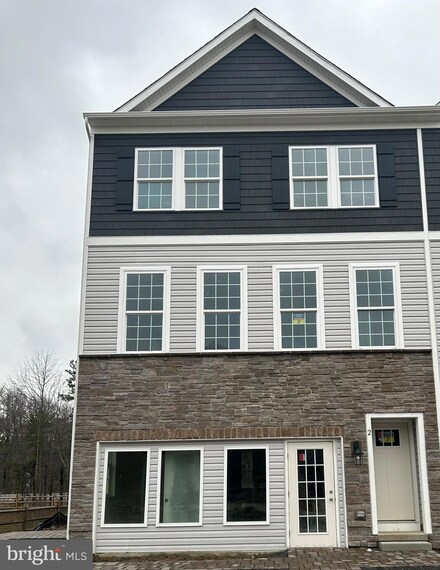 12 Wembley Way, Tinton Falls, NJ 07753