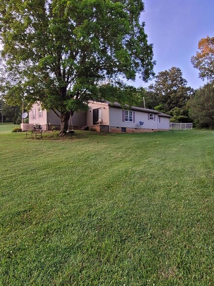 100 Manitou Loop, Manitou, KY 42436