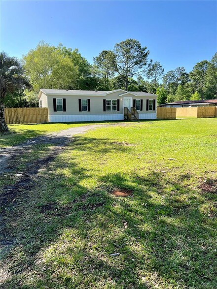 13730 County Road 1471, Waldo, FL 32694