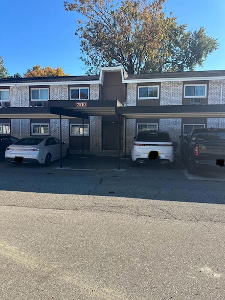 7510 Woodview St Unit 4, Westland, MI 48185