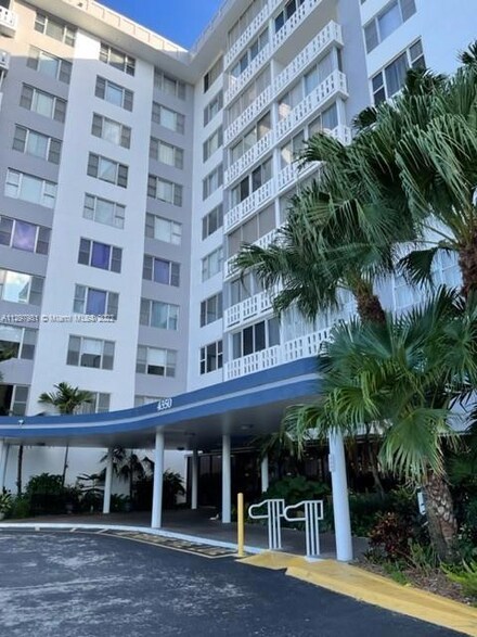 4350 Hillcrest Dr Unit 903, Hollywood, FL 33021