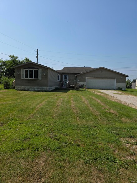 3367 E Pleasant Grove Dr, Warsaw, IN 46580