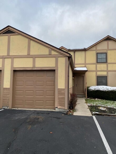 674 Alta View Ct Unit 44, Worthington, OH 43085