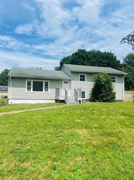 35 Hudson Dr, New Windsor, NY 12553