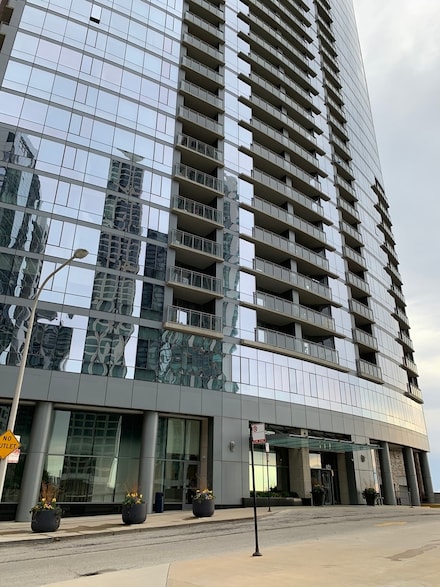 450 E Waterside Dr Unit 307, Chicago, IL 60601